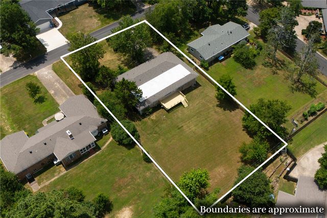 1117 E Ridgeway Drive, Fayetteville, AR 72701