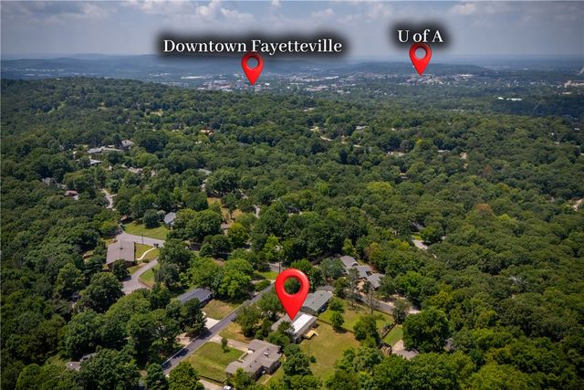 1117 E Ridgeway Drive, Fayetteville, AR 72701