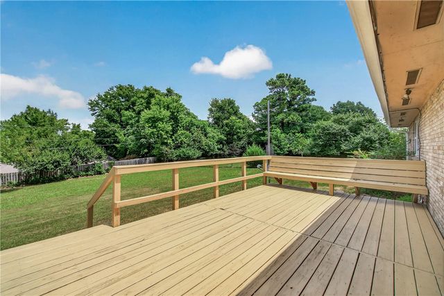 1117 E Ridgeway Drive, Fayetteville, AR 72701