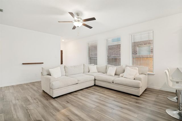 2911 S Griffin Lane, Forney, TX 75126