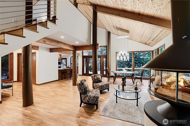 13020 Squak Mountain Road SE, Issaquah, WA 98027