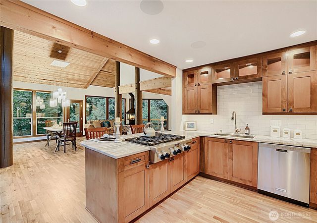 13020 Squak Mountain Road SE, Issaquah, WA 98027