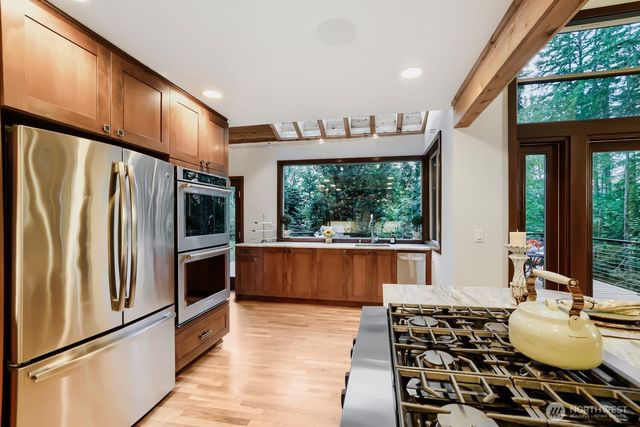 13020 Squak Mountain Road SE, Issaquah, WA 98027