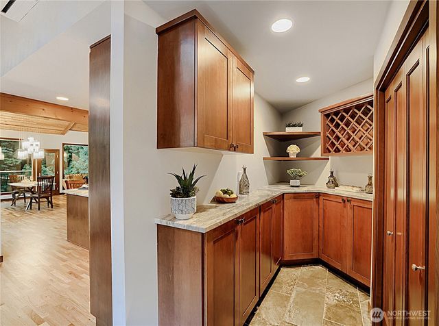 13020 Squak Mountain Road SE, Issaquah, WA 98027