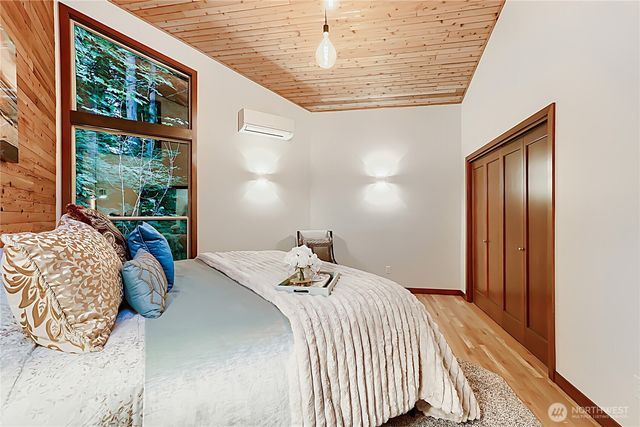13020 Squak Mountain Road SE, Issaquah, WA 98027