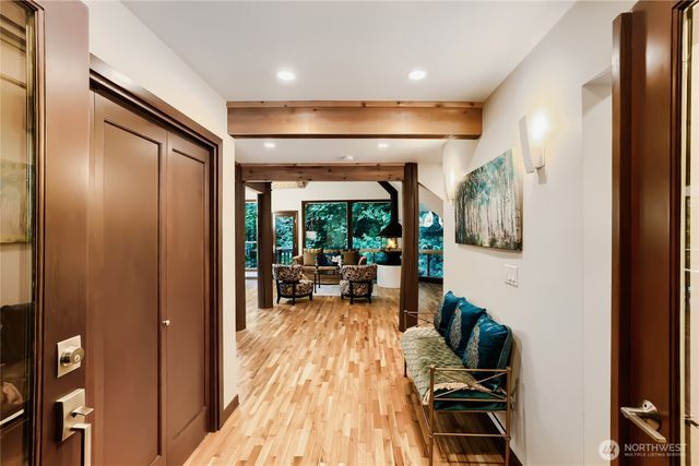 13020 Squak Mountain Road SE, Issaquah, WA 98027