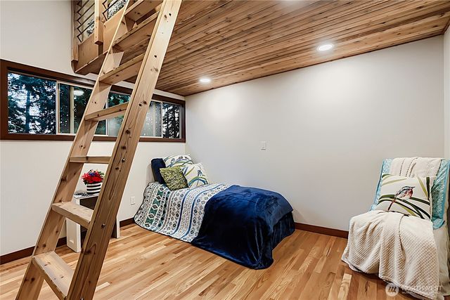 13020 Squak Mountain Road SE, Issaquah, WA 98027