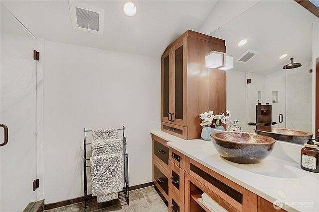 13020 Squak Mountain Road SE, Issaquah, WA 98027