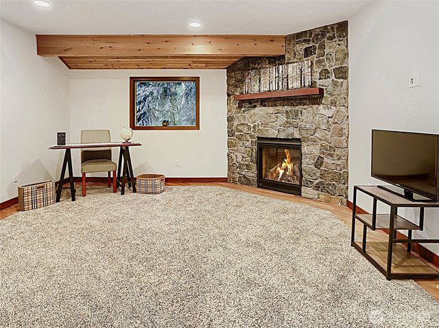13020 Squak Mountain Road SE, Issaquah, WA 98027