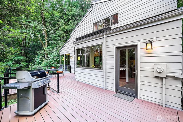 13020 Squak Mountain Road SE, Issaquah, WA 98027