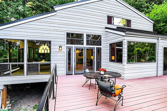 13020 Squak Mountain Road SE, Issaquah, WA 98027