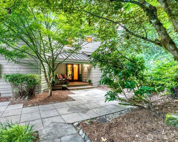 13020 Squak Mountain Road SE, Issaquah, WA 98027