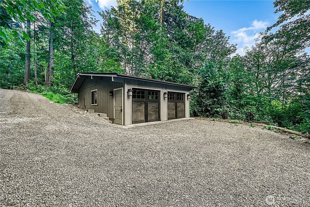 13020 Squak Mountain Road SE, Issaquah, WA 98027