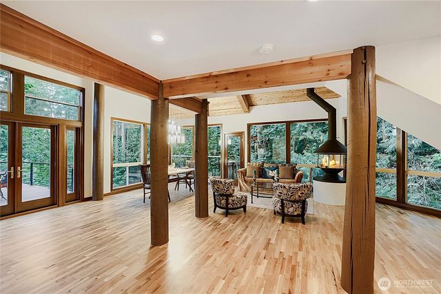 13020 Squak Mountain Road SE, Issaquah, WA 98027