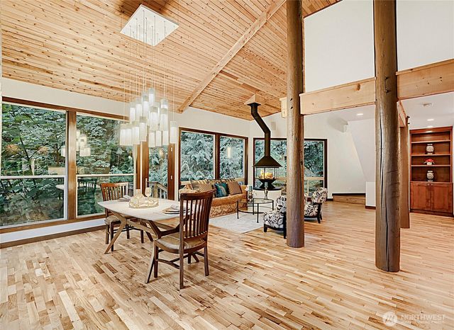 13020 Squak Mountain Road SE, Issaquah, WA 98027