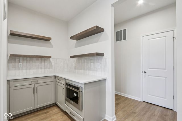 9457 Dogwood Drive, Mccordsville, IN 46055