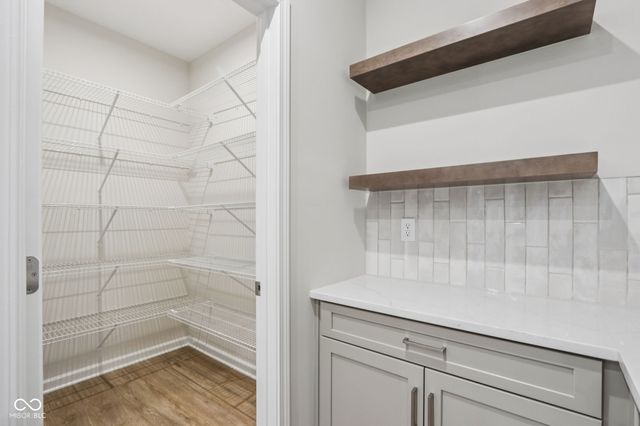 9457 Dogwood Drive, Mccordsville, IN 46055