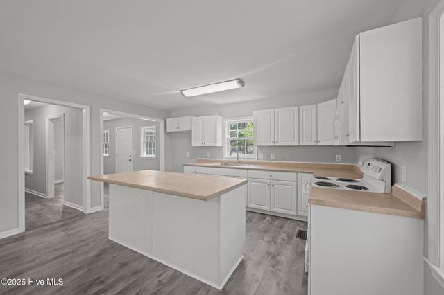 393 Old Vanceboro Road, New Bern, NC 28560