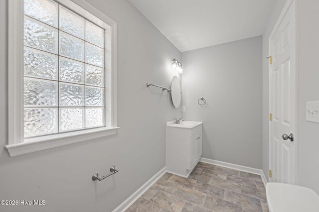 393 Old Vanceboro Road, New Bern, NC 28560