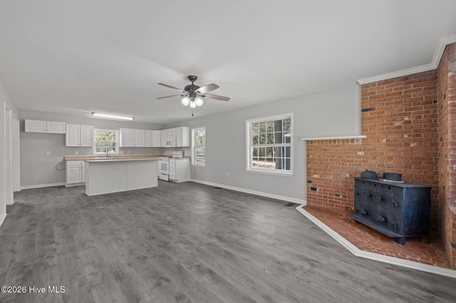 393 Old Vanceboro Road, New Bern, NC 28560