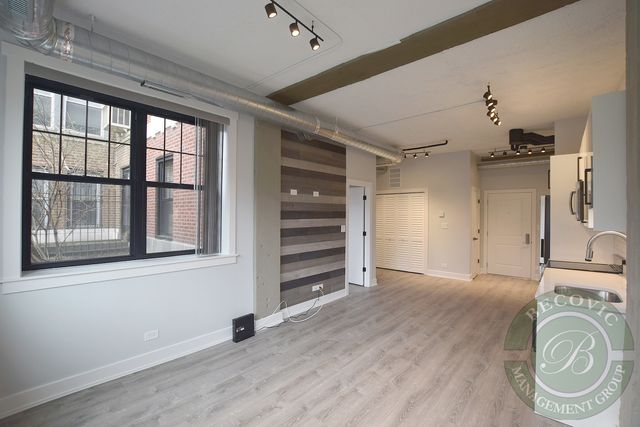7645 N SHERIDAN Road 102, Chicago, IL 60626