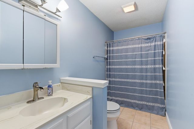 658 Tee Vee Road, Elloree, SC 29047