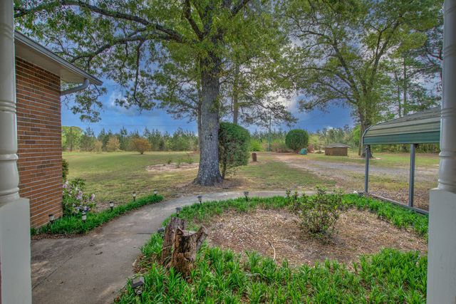 658 Tee Vee Road, Elloree, SC 29047