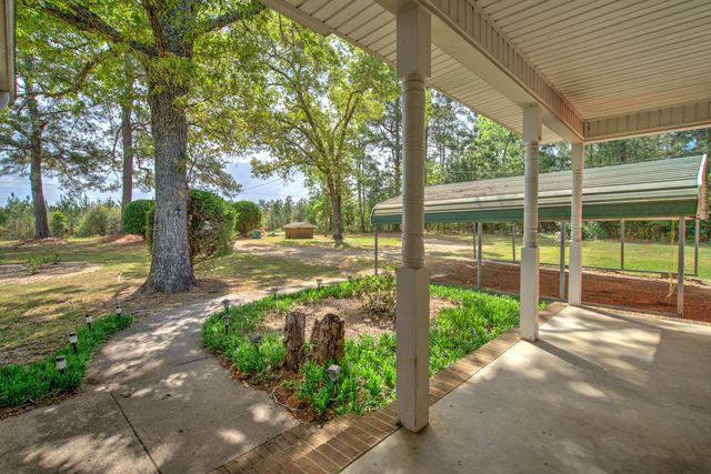 658 Tee Vee Road, Elloree, SC 29047