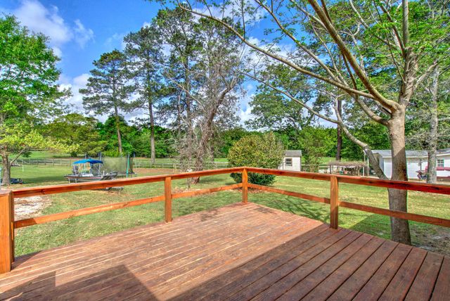 658 Tee Vee Road, Elloree, SC 29047