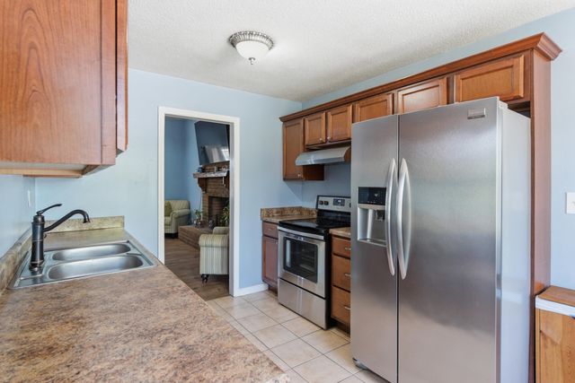 658 Tee Vee Road, Elloree, SC 29047