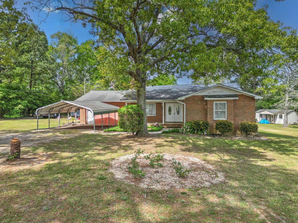 658 Tee Vee Road, Elloree, SC 29047