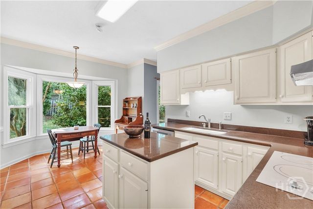 8 Chestley Place, Savannah, GA 31406