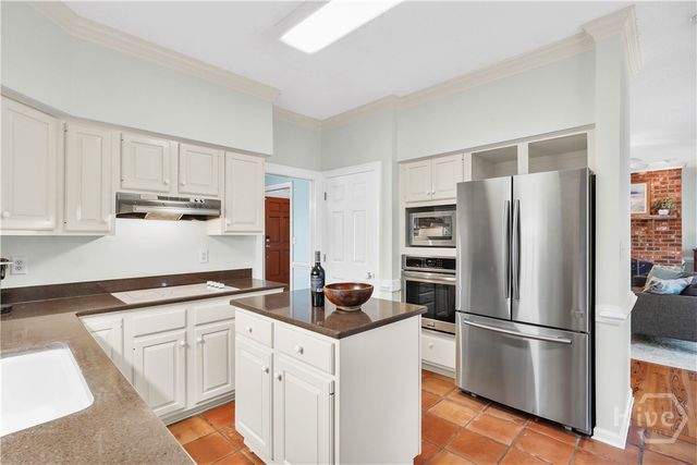 8 Chestley Place, Savannah, GA 31406