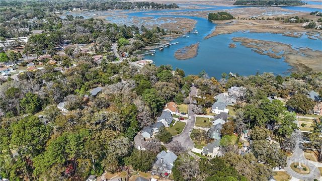 8 Chestley Place, Savannah, GA 31406