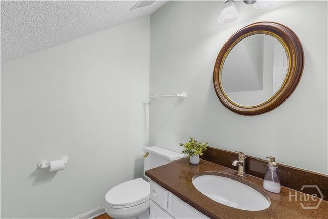 8 Chestley Place, Savannah, GA 31406