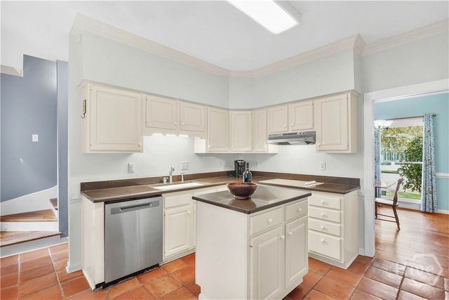 8 Chestley Place, Savannah, GA 31406