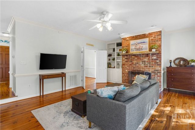 8 Chestley Place, Savannah, GA 31406