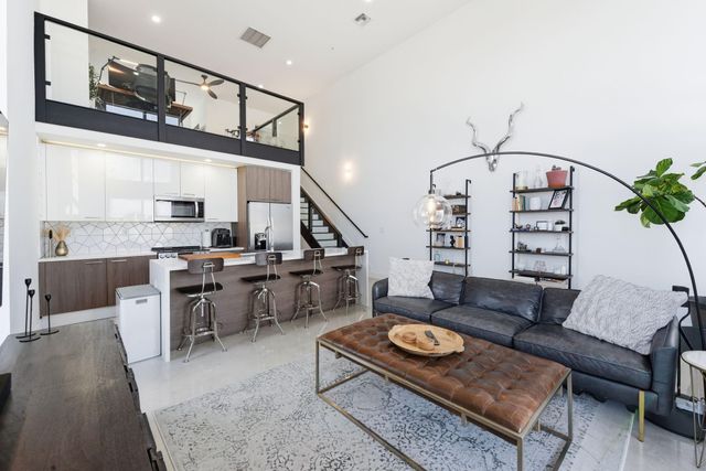 410 NE 36th Street 9, Oakland Park, FL 33334