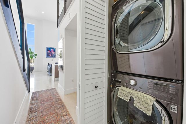 410 NE 36th Street 9, Oakland Park, FL 33334