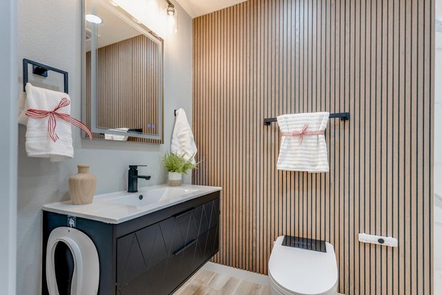 136 N Acacia Ave, Ripon, CA 95366