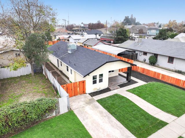 136 N Acacia Ave, Ripon, CA 95366