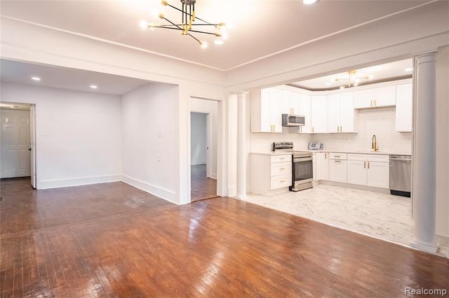 2270 W Philadelphia Street, Detroit, MI 48206