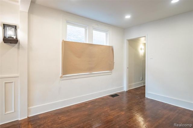 2270 W Philadelphia Street, Detroit, MI 48206