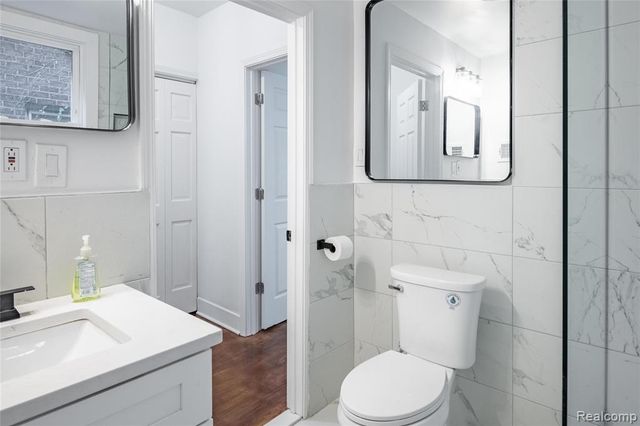 2270 W Philadelphia Street, Detroit, MI 48206