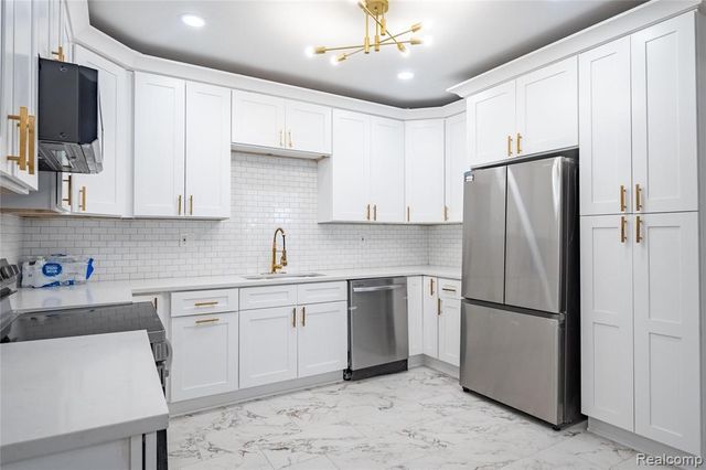 2270 W Philadelphia Street, Detroit, MI 48206