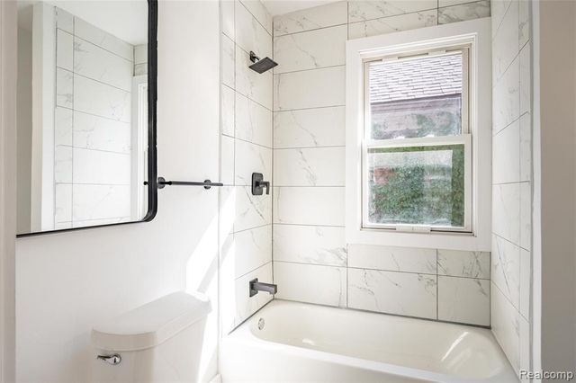 2270 W Philadelphia Street, Detroit, MI 48206