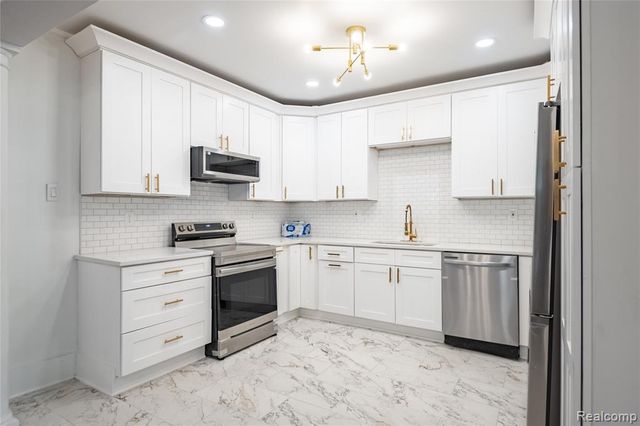 2270 W Philadelphia Street, Detroit, MI 48206