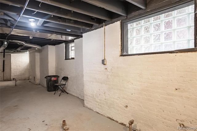 2270 W Philadelphia Street, Detroit, MI 48206