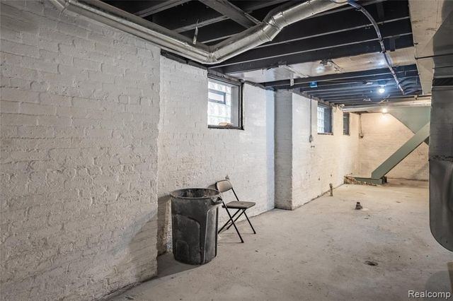 2270 W Philadelphia Street, Detroit, MI 48206