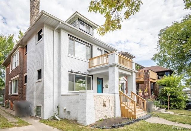 2270 W Philadelphia Street, Detroit, MI 48206